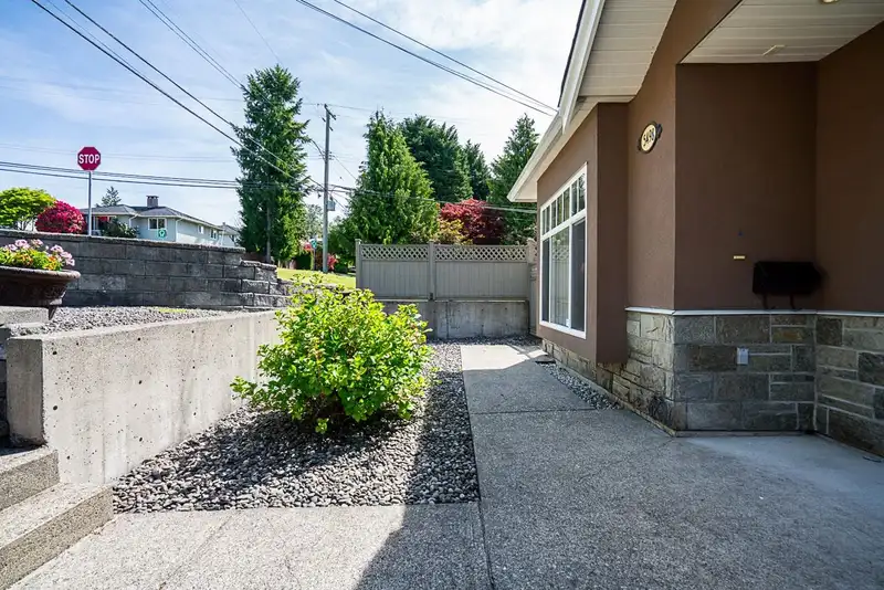 5498 VENABLES STREET - photo 3 of 36