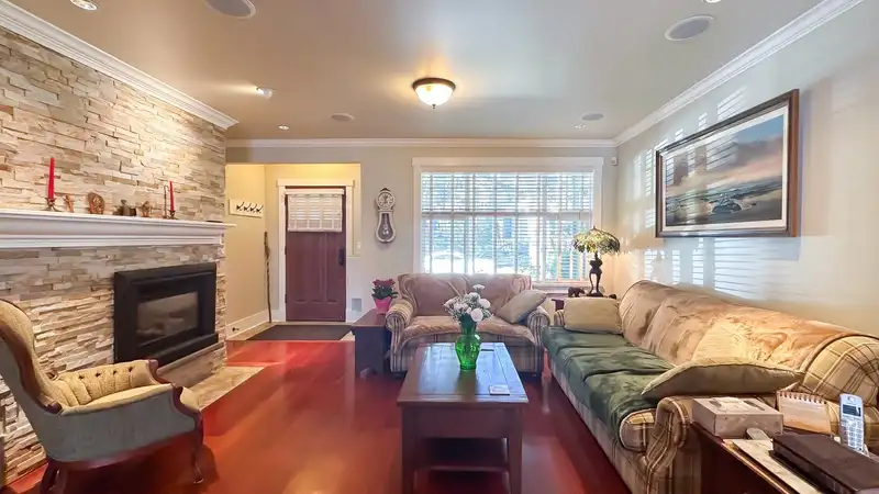4084 W 32ND AVENUE - photo 4 of 40