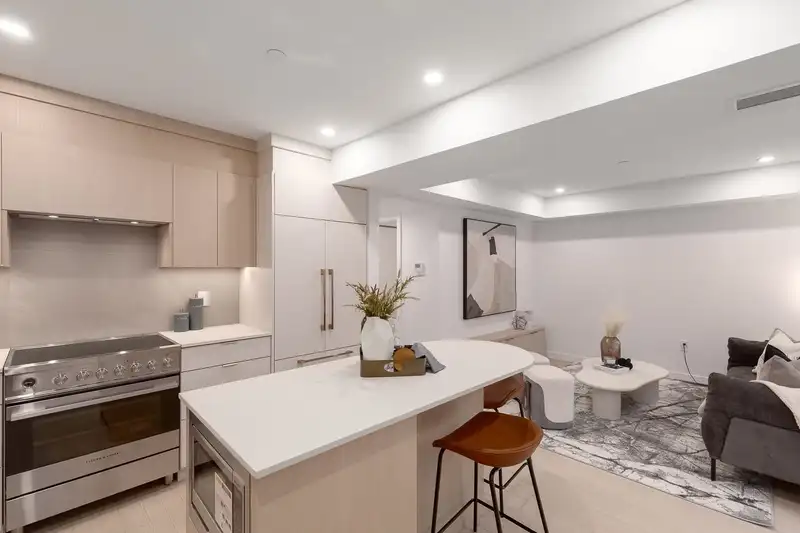 102 2329 E 34TH AVENUE - photo 2 of 18