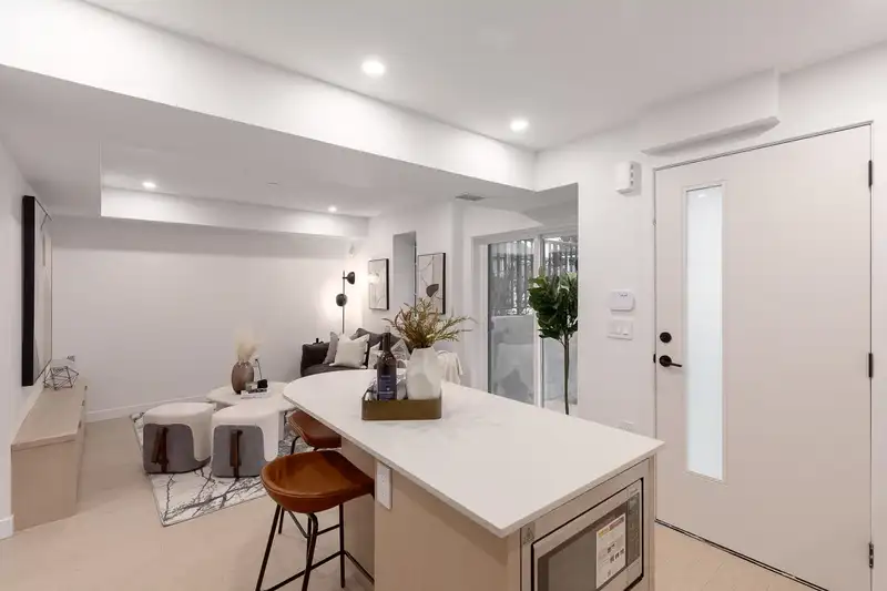 102 2329 E 34TH AVENUE - photo 3 of 18