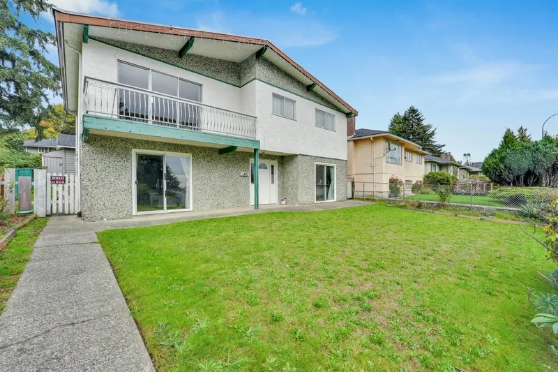 1457 SE MARINE DRIVE - photo 3 of 25