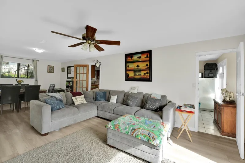 1457 SE MARINE DRIVE - photo 4 of 25