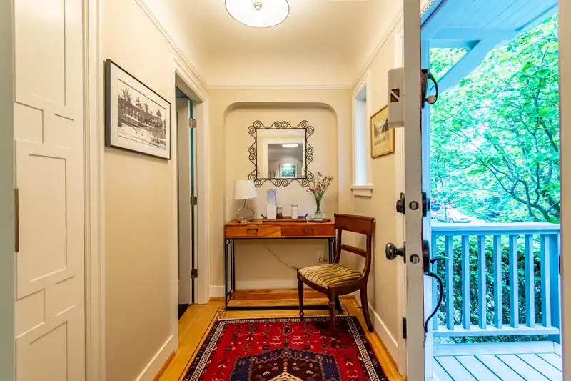 412 W 21ST AVENUE - photo 2 of 37