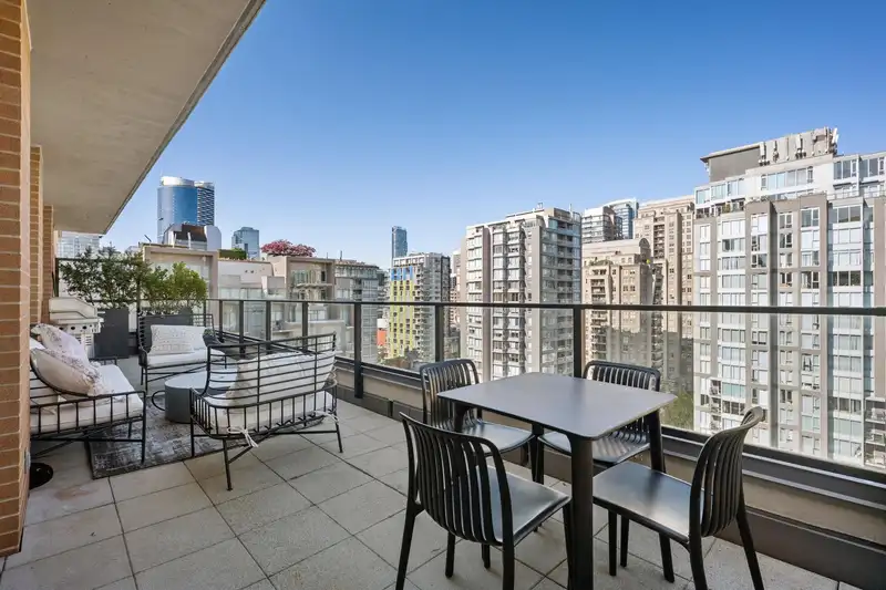 1906 1088 RICHARDS STREET - photo 2 of 38