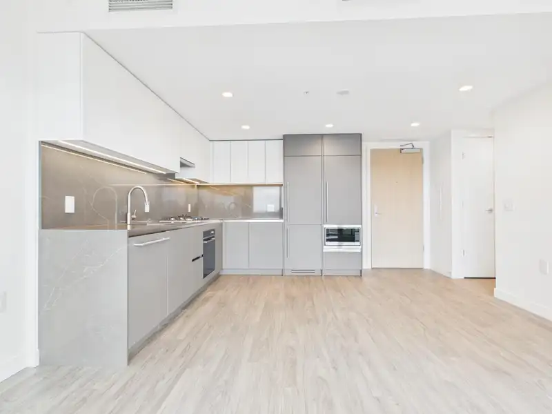 2907 2135 SPRINGER AVENUE - photo 2 of 14