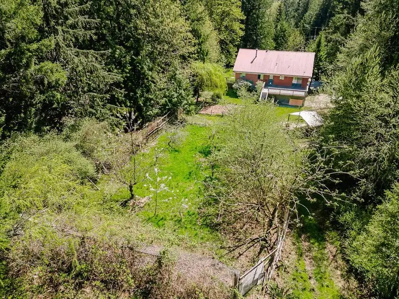 5899 SPRIGGS ROAD - photo 2 of 40