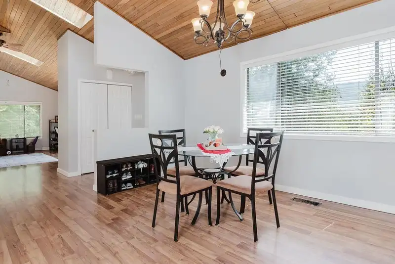 5899 SPRIGGS ROAD - photo 4 of 40