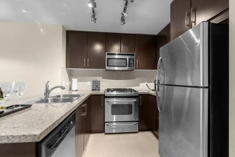 1202 660 NOOTKA WAY - photo 2 of 39