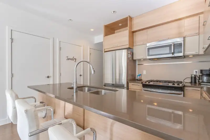 101 9150 UNIVERSITY HIGH STREET - photo 2 of 32
