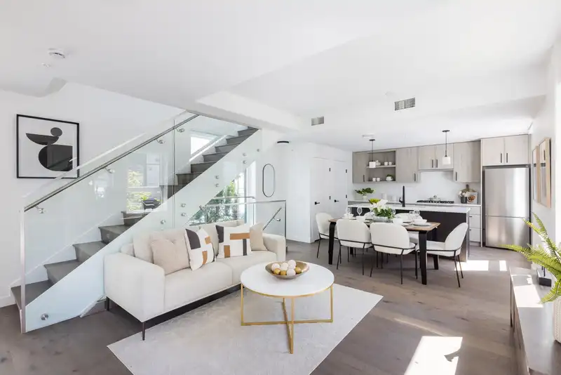 6829 CAMBIE STREET - photo 3 of 15