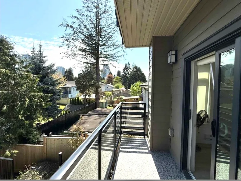 202 10616 132 STREET - photo 3 of 5