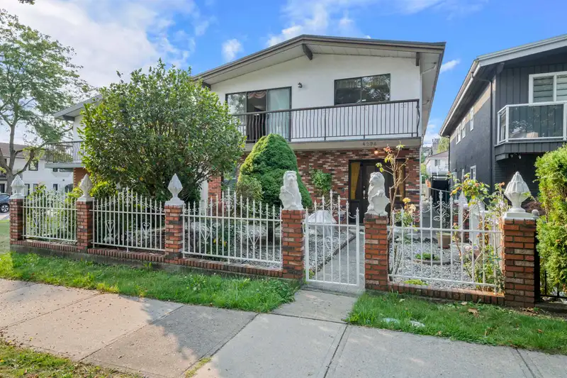 4294 PANDORA STREET - photo 1 of 40