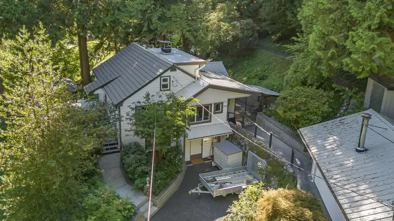 9455 BYRNES ROAD - photo 1 of 39