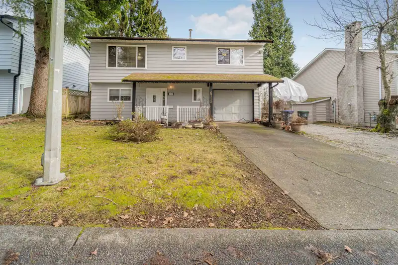 6712 141 STREET - photo 1 of 18