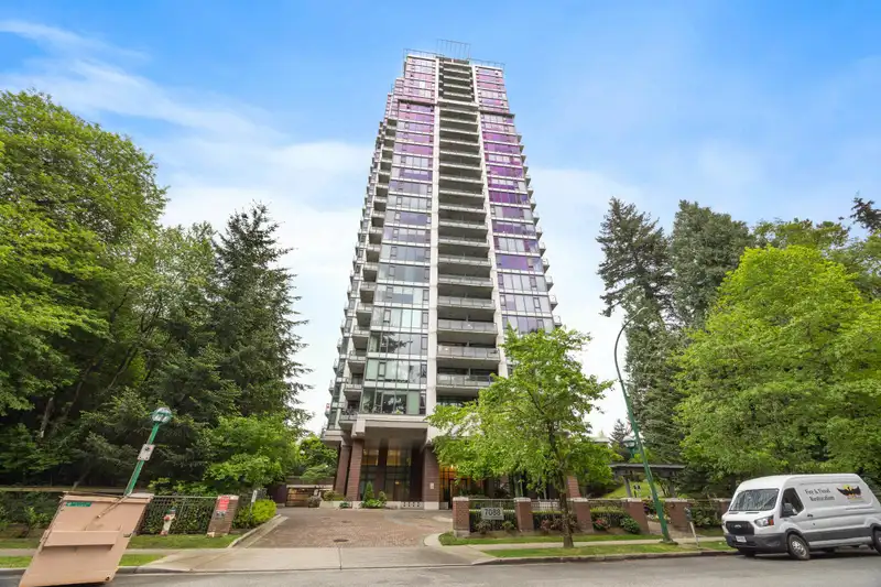 2807 7088 18TH AVENUE - photo 1 of 40