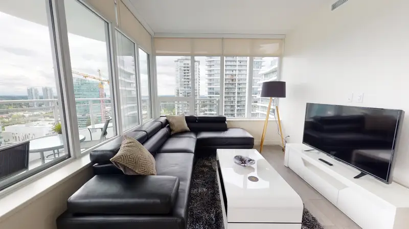 2405 13318 104TH AVENUE - photo 3 of 13