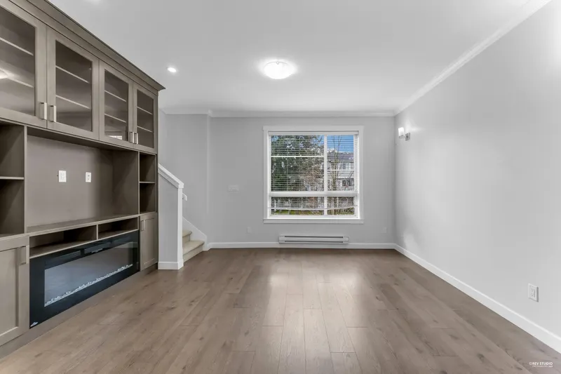 10 16127 87 AVENUE - photo 3 of 25