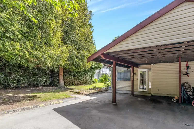 126 13880 74 AVENUE - photo 1 of 25