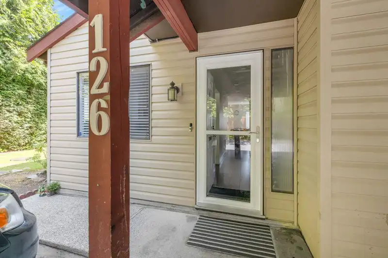 126 13880 74 AVENUE - photo 3 of 25