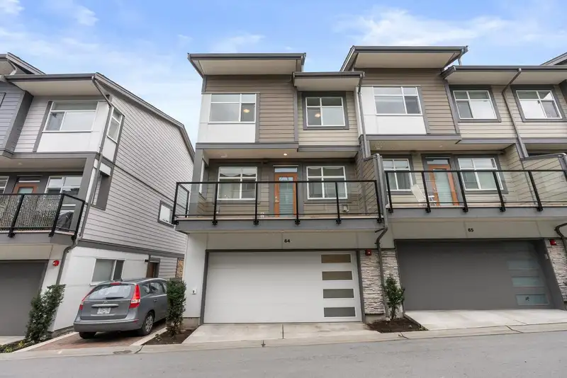 64 8430 203A STREET - photo 2 of 39