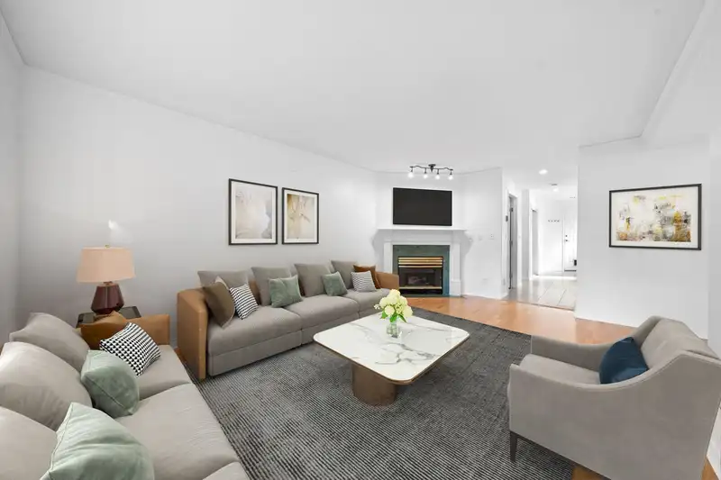113 15550 26 AVENUE - photo 2 of 40