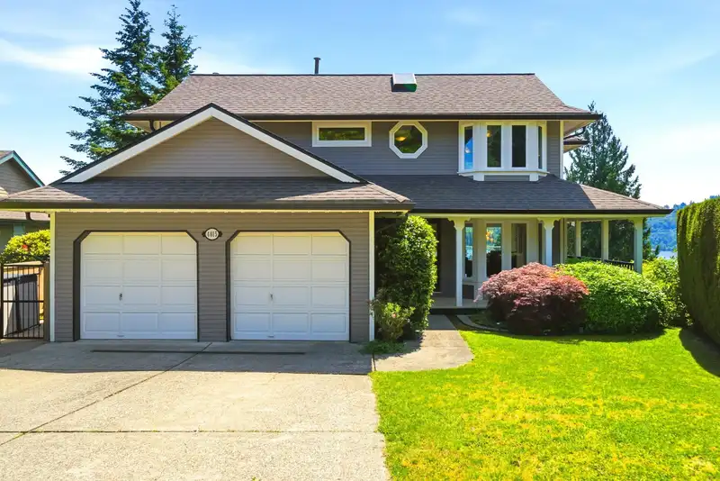 4015 CUMMINS PLACE - photo 1 of 39