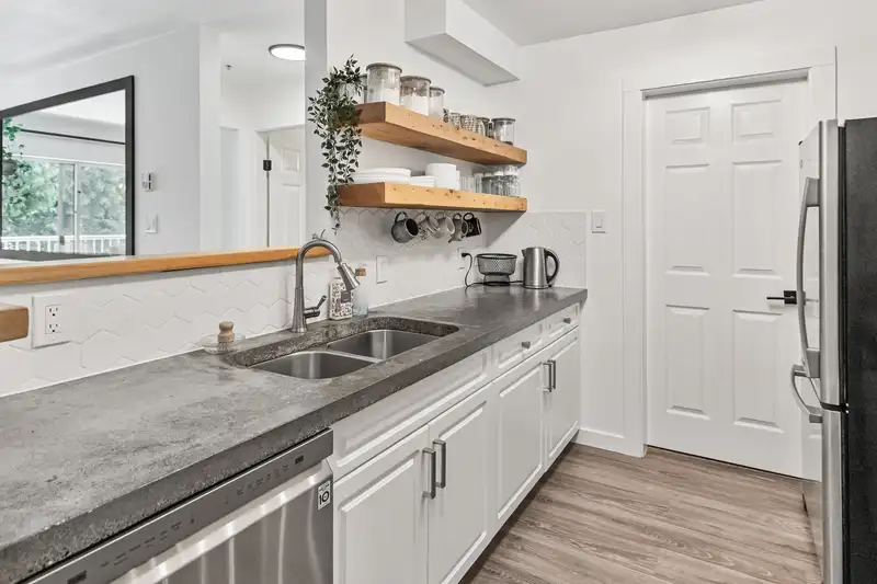 404 12206 224 STREET - photo 2 of 36