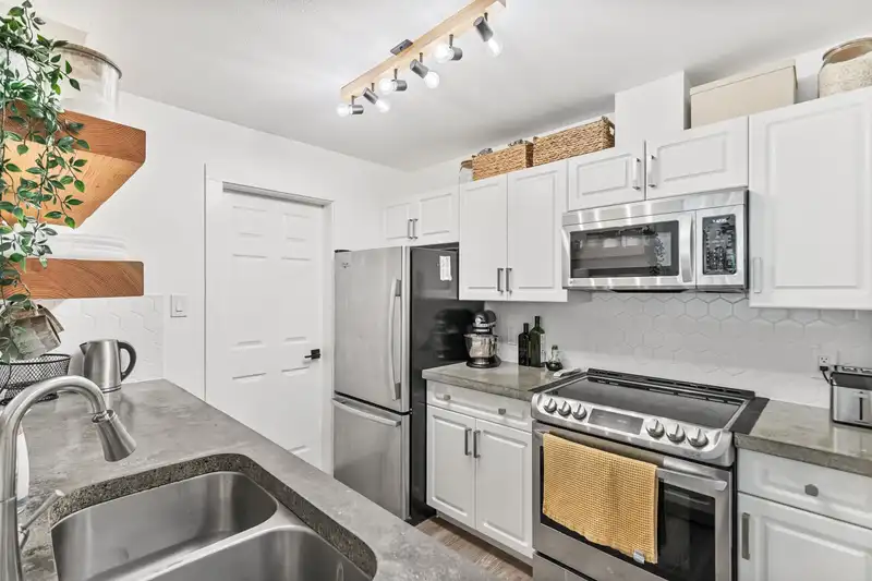 404 12206 224 STREET - photo 3 of 36
