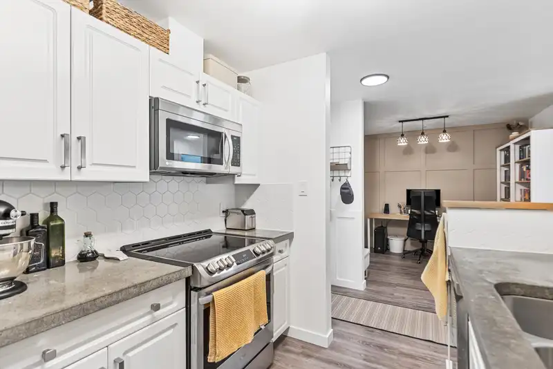 404 12206 224 STREET - photo 4 of 36