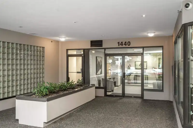 301 1440 GEORGE STREET - photo 4 of 39
