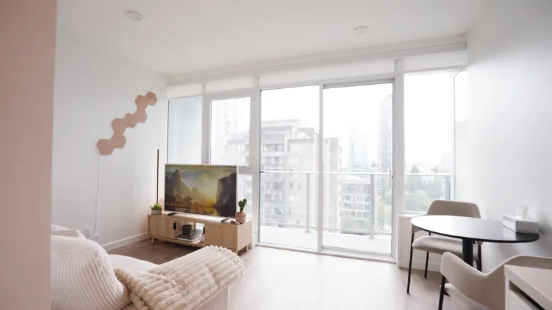 1409 13428 105 AVENUE - photo 2 of 25