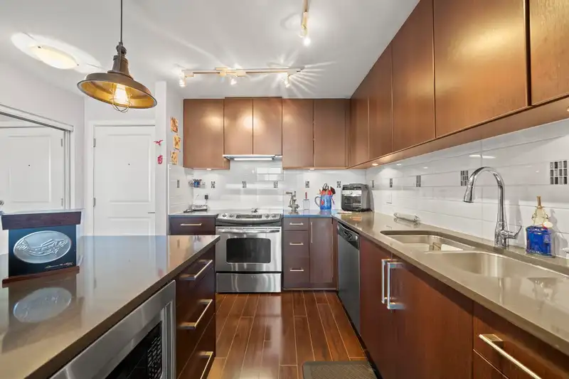 439 15850 26 AVENUE - photo 3 of 26