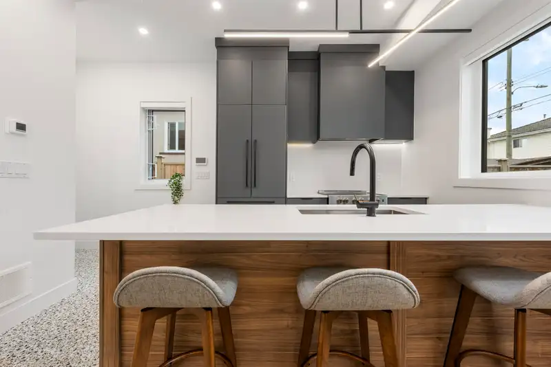 4014 RUPERT STREET - photo 4 of 30