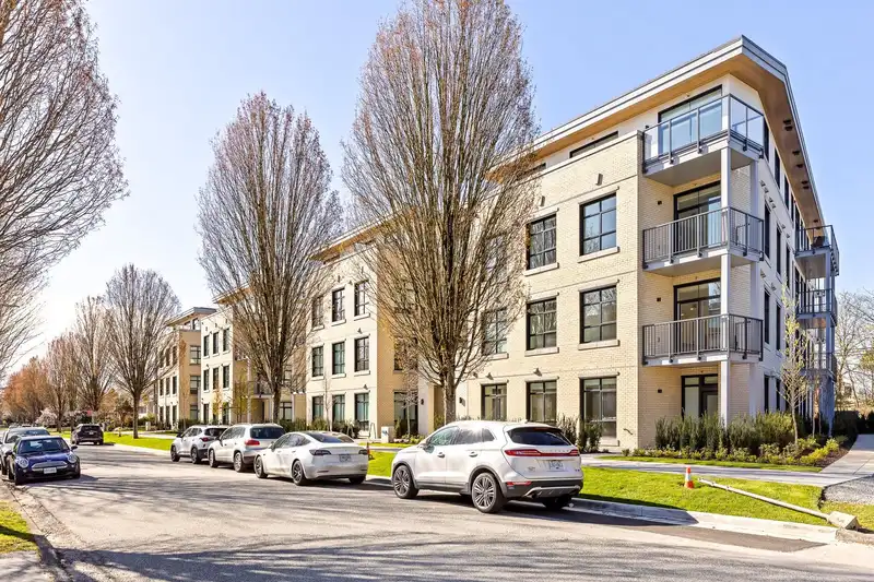 203 5005 ASH STREET - photo 1 of 40