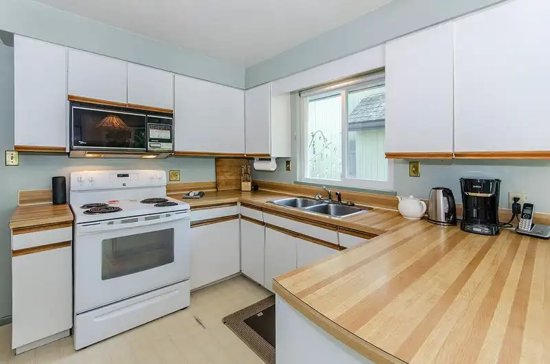 3489 ST. MARYS AVENUE - photo 3 of 22
