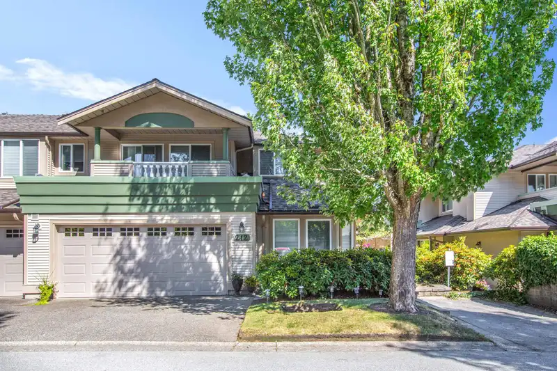 212 13888 70 AVENUE - photo 1 of 39