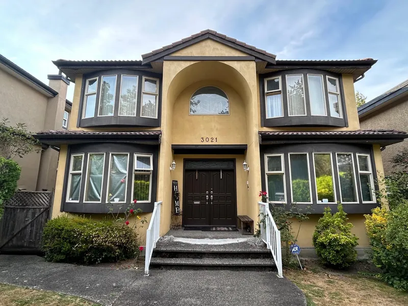 3021 W 21ST AVENUE - photo 2 of 11