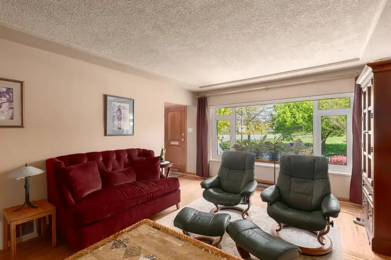 3233 PENTICTON STREET - photo 4 of 40