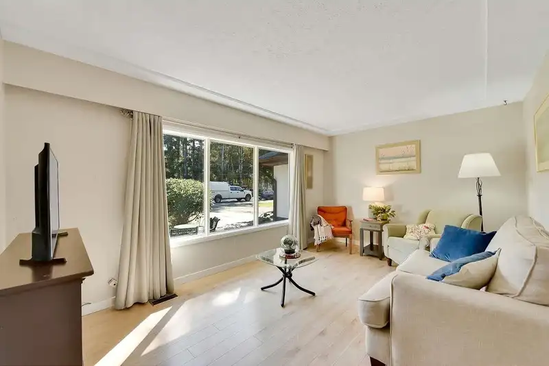 23021 117 AVENUE - photo 2 of 31