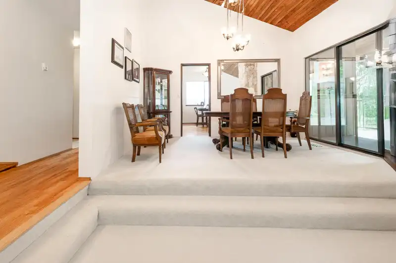 49 WALTON WAY - photo 4 of 40