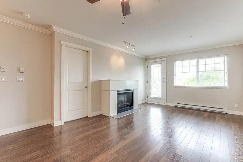 409 19366 65 AVENUE - photo 2 of 34
