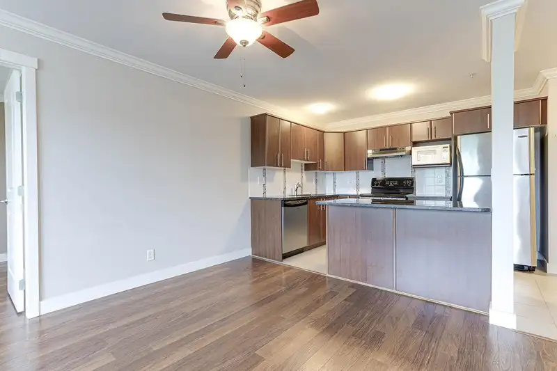 409 19366 65 AVENUE - photo 3 of 34