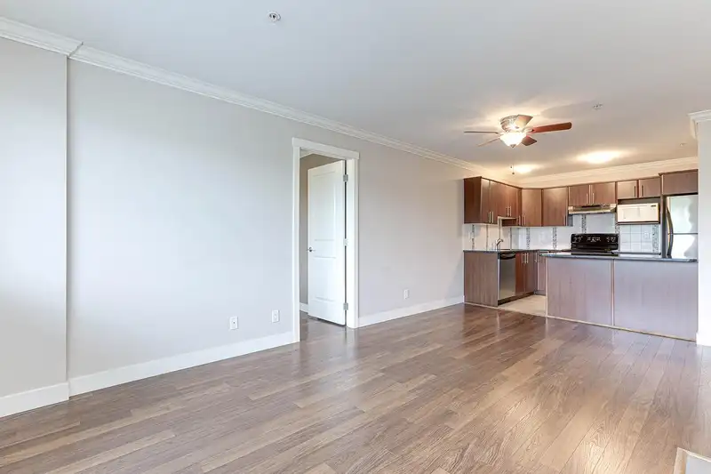 409 19366 65 AVENUE - photo 4 of 34