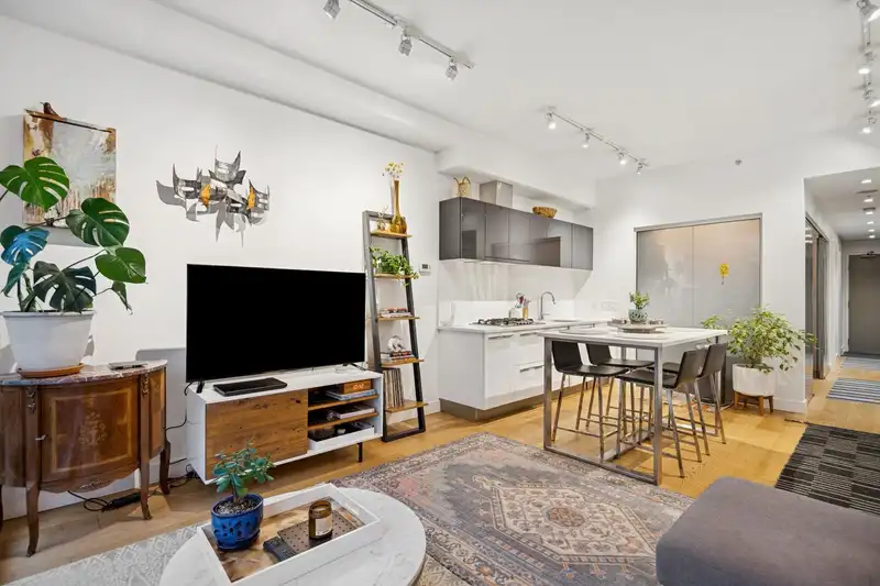 228 108 E 1ST AVENUE - photo 1 of 29