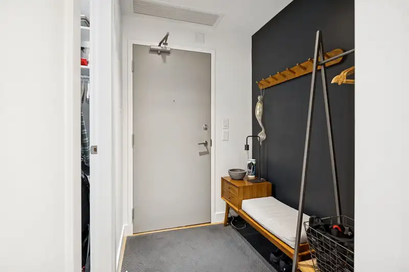 228 108 E 1ST AVENUE - photo 2 of 29