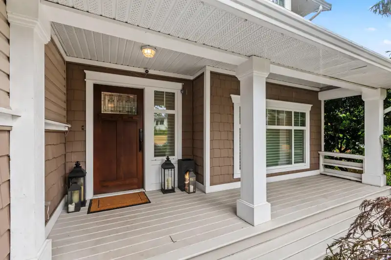 7785 143 STREET - photo 2 of 31