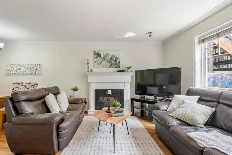 32 11255 132 STREET - photo 2 of 16