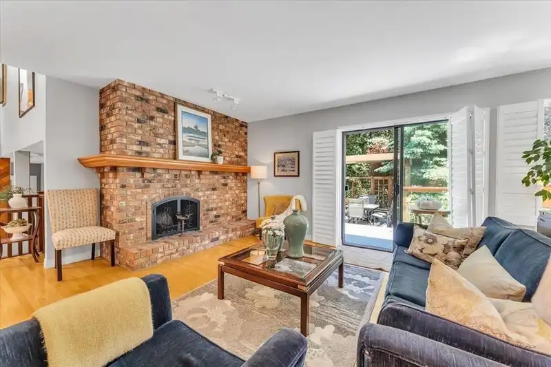 5634 146A STREET - photo 2 of 40