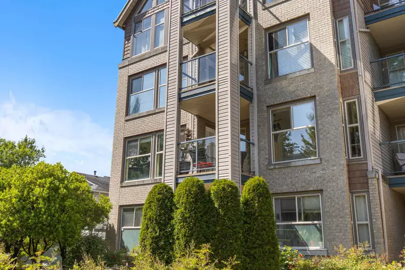 202 20237 54 AVENUE - photo 3 of 36