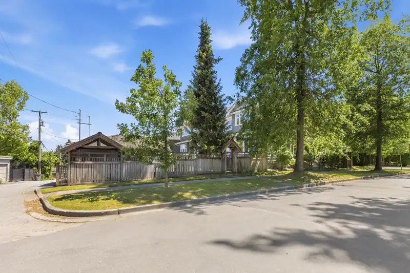 4188 BALACLAVA STREET - photo 2 of 40